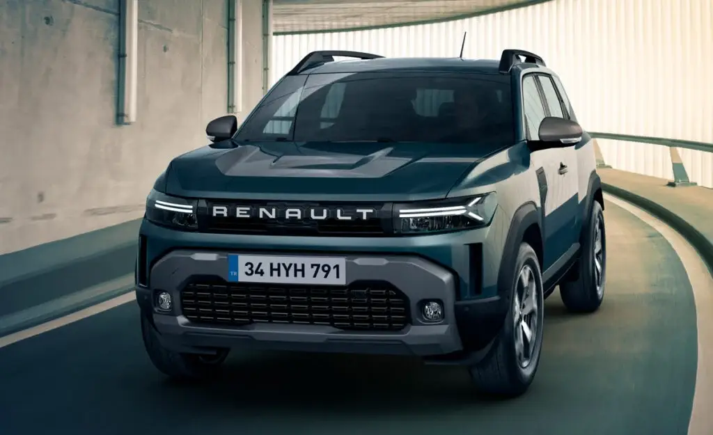 Renault Duster Car Insurance Semi Front view